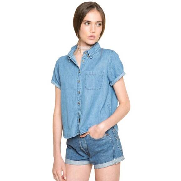 Brandy Melville Peyton Denim Crop Top Short Sleeve Blue Cotton Button-Front Sz S - Picture 1 of 13